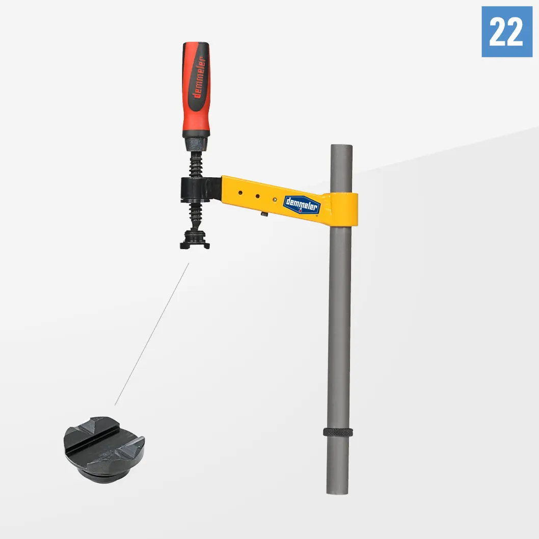 Выравнивающая струбцина со шпинделем D22-07001-000