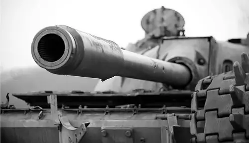 Применение станка для развертывания и раскатывания глубоких отверстий DRM-400 в военной промышленности