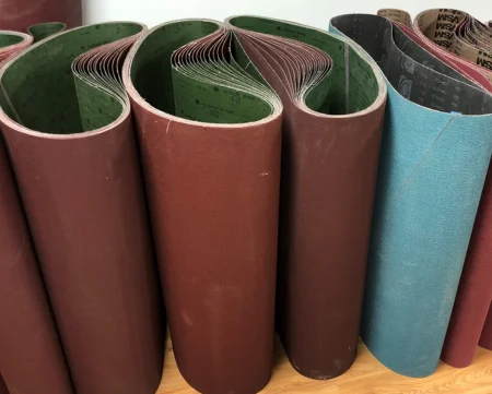 Наждачная лента для автоматического зачистного станка Ф1910х1050 Р240 про-во Китай 250.132.44