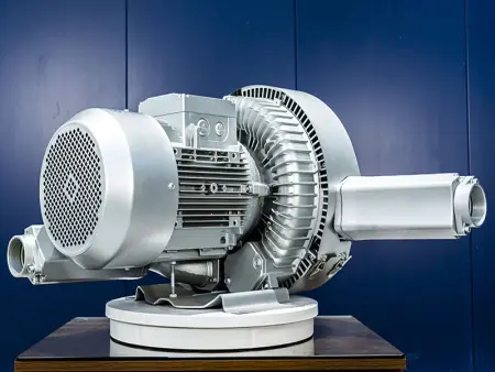 Воздуходувка двухступенчатая IRV-X004-061 (520 м³/ч, 11 кВт)