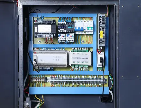 Автоматический двухстоечный ленточнопильный станок по металлу GZ4232A-1674