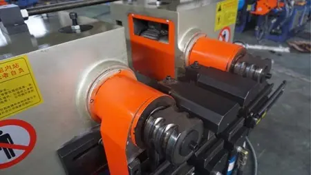 Двухсторонний трубогибочный станок IBT SW-50-В