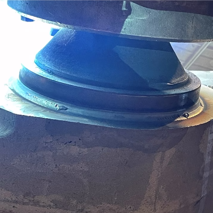 Пример работы роботизированного комплекса для MIG/MAG сварки поперечин рам карьерных самосвалов