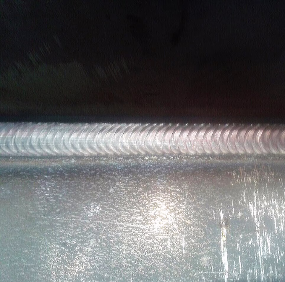 Отработка сварки облицовочного шва при вварке патрубков на Роботизированном сварочном комплексе сварки нержавеющих сосудов