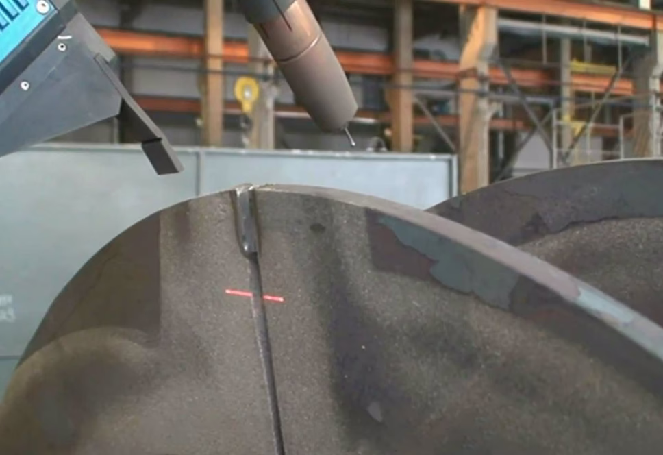 Определение пространственного положения стыка с особенностями разделки (вертикальный шов) на РТК лазерной сварки шнеков