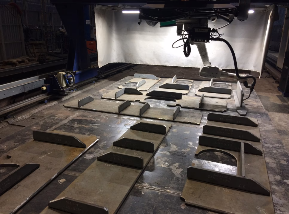 Работа РТК лазерной сварки