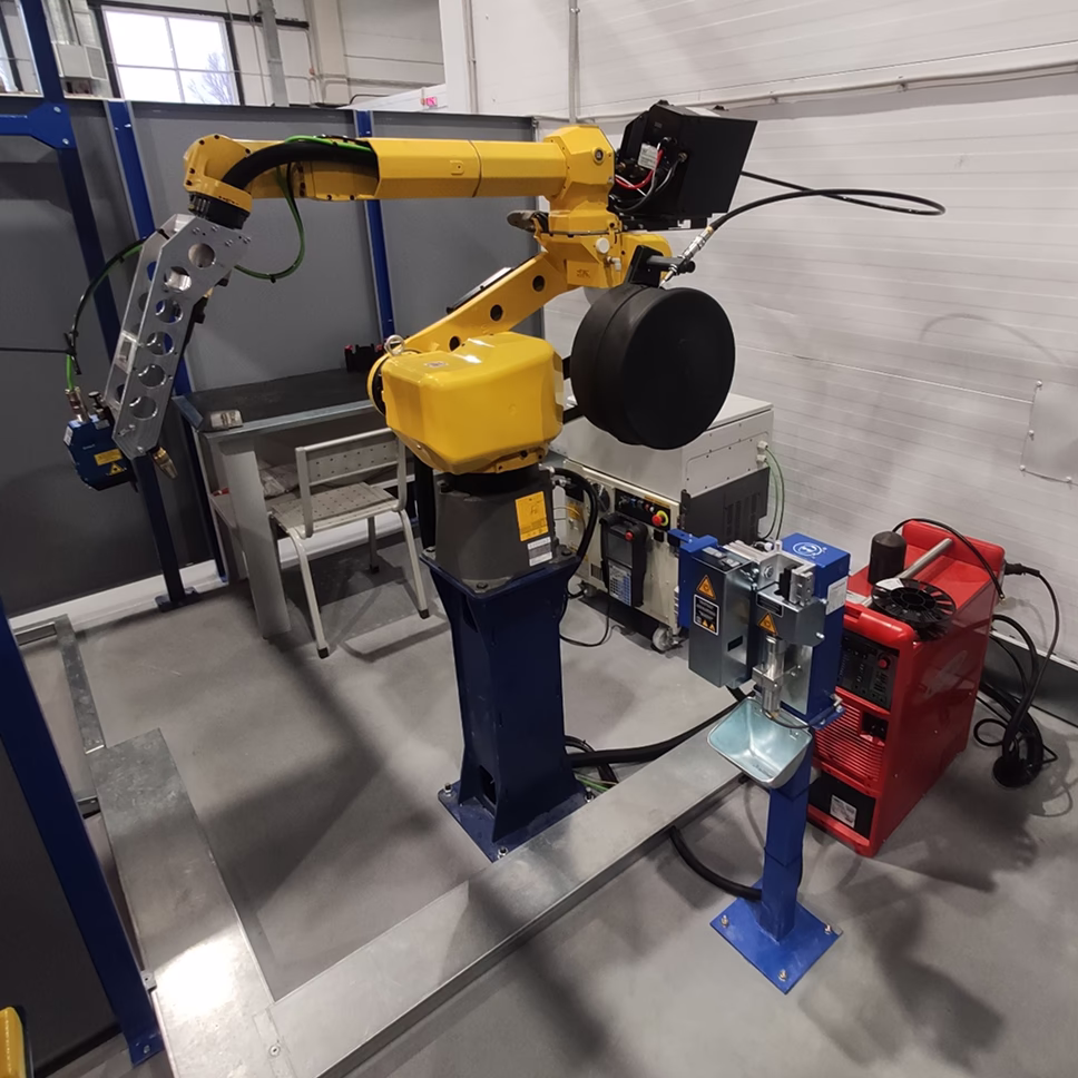 Манипулятор с системой слежения META автоматизированной установки для наплавки труб
